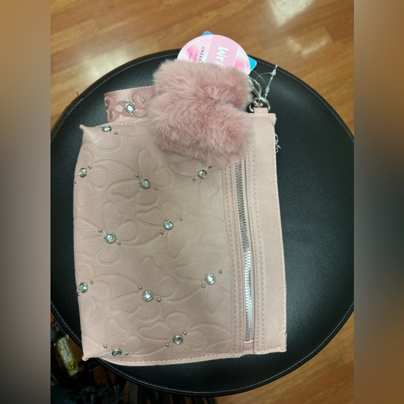 Random Cosmetic Bags - Picture 2 of 7